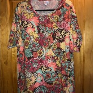 LuLaRoe Irma hi-lo shirt